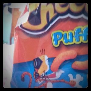 Cheeto puffs